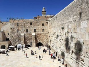the-wailing-wall-Jerusalem